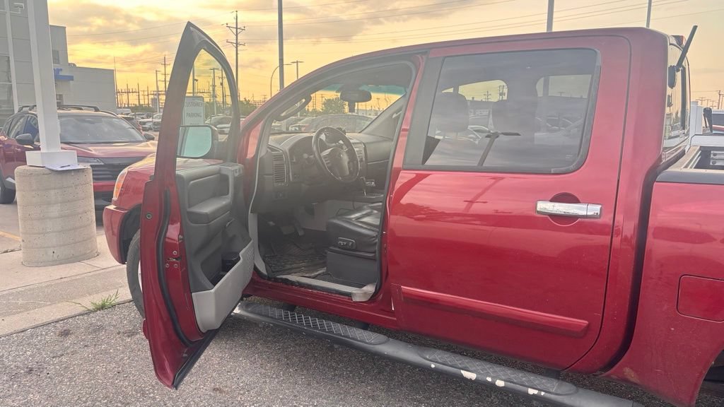 Used 2004 Nissan Titan LE AWD/4WD image 11
