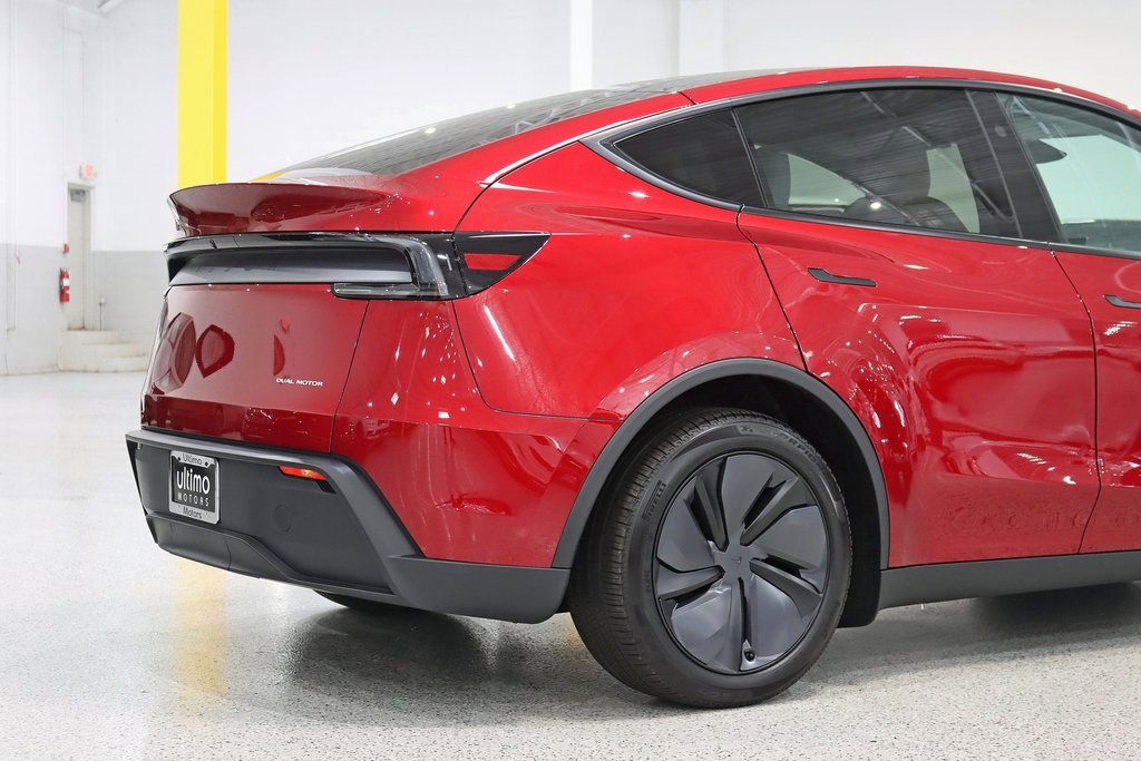 Used 2026 Tesla Model Y Long Range image 10