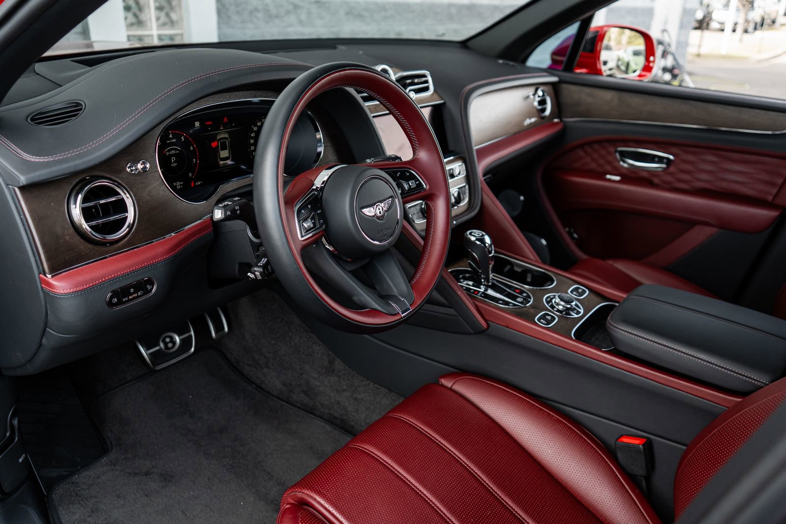 Used 2024 Bentley Bentayga Extended Wheelbase image 25