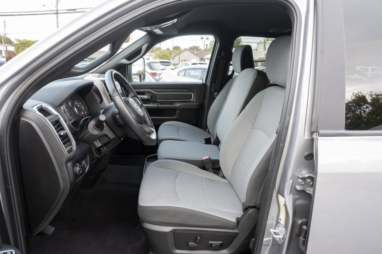 Used 2024 RAM 2500 Big Horn w/ Bed Utility Group image 19