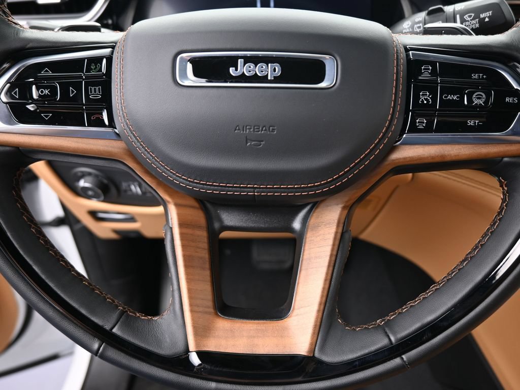 New 2025 Jeep Grand Cherokee L Summit AWD/4WD image 25