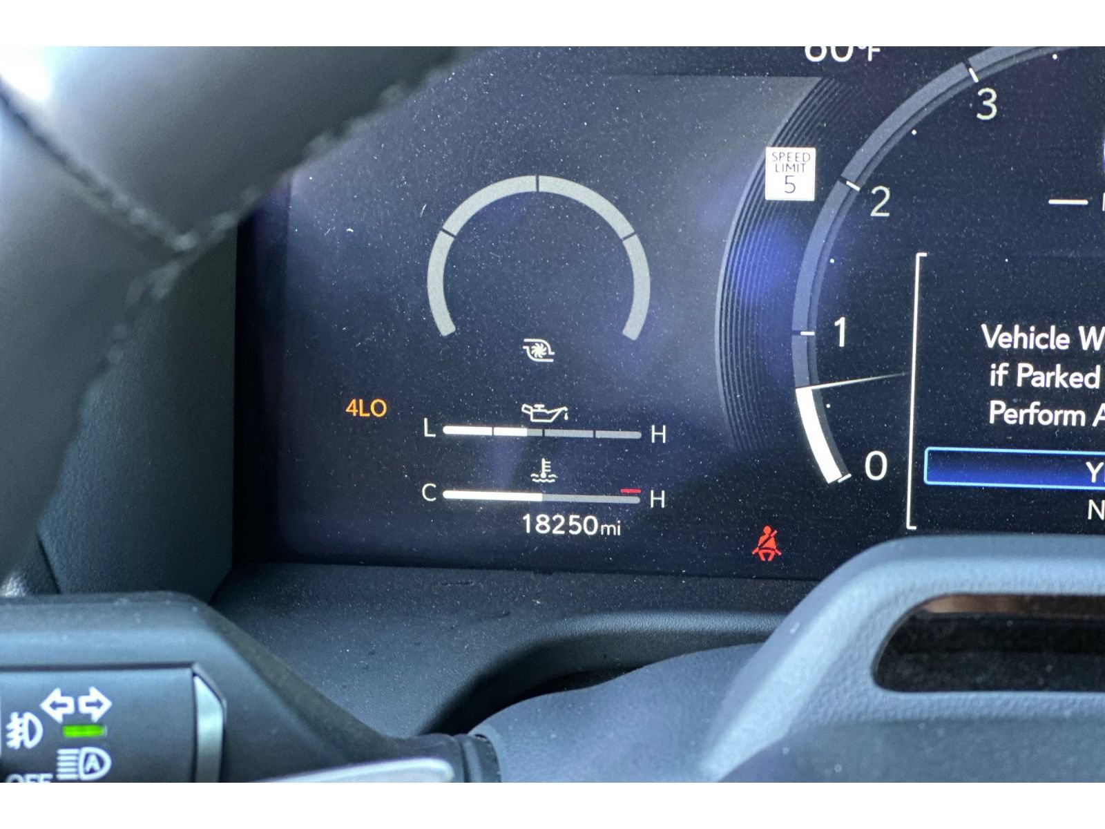Used 2025 Lexus GX 550 w/ Accessory Package (CT) AWD/4WD image 31