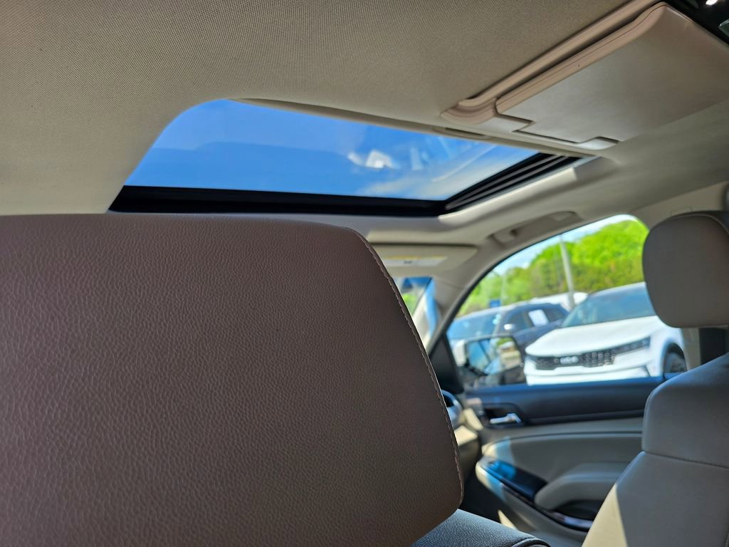 Used 2017 GMC Yukon XL SLT w/ Open Road Package image 8