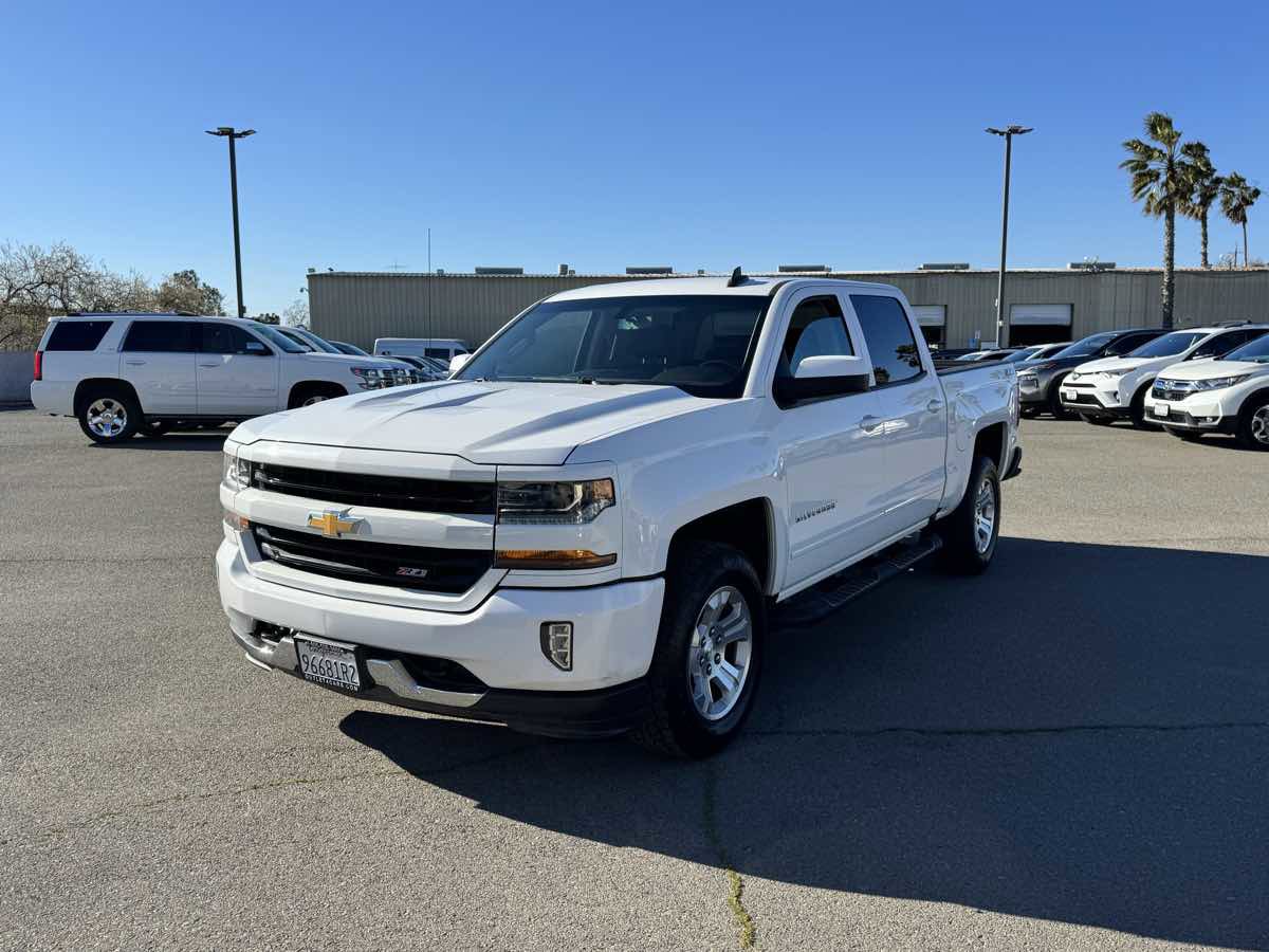 Used 2018 Chevrolet Silverado 1500 LT w/ All Star Edition AWD/4WD image 5
