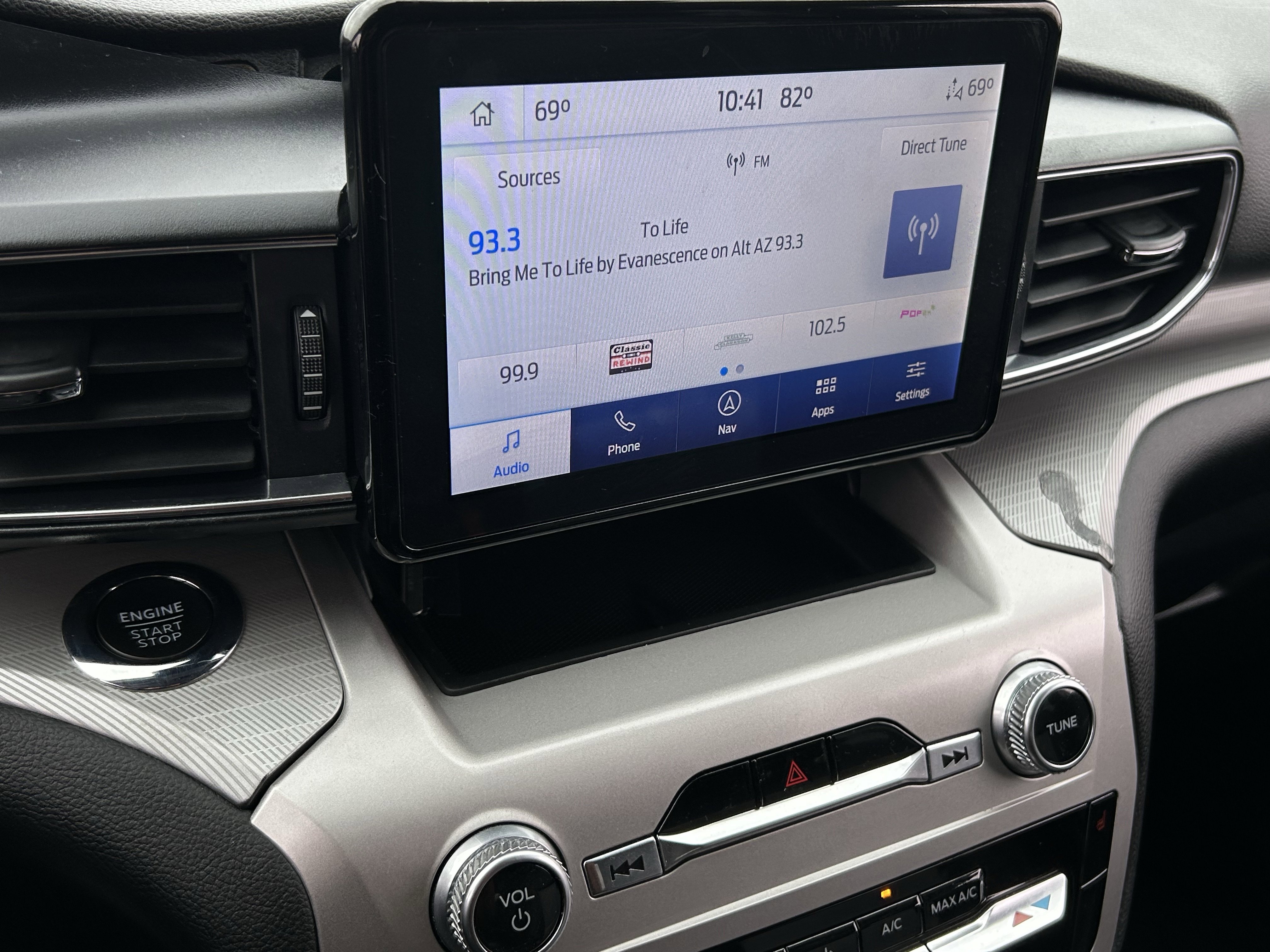 Used 2022 Ford Explorer XLT w/ Equipment Group 202A image 29