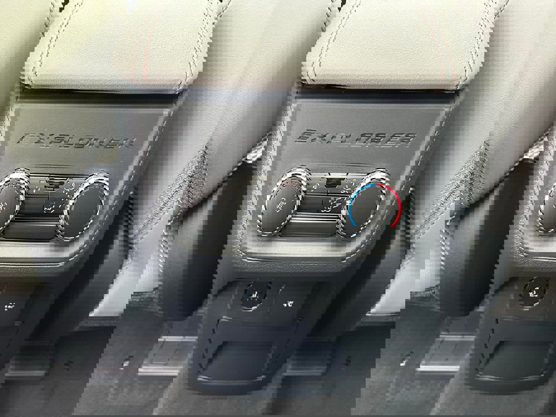 New 2026 Ford Explorer Active w/ Active Comfort Package image 37