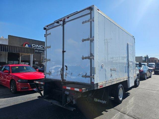 Used 2017 Ford E-450 and Econoline 450 Super Duty w/ Power Windows & Locks Group RWD image 4