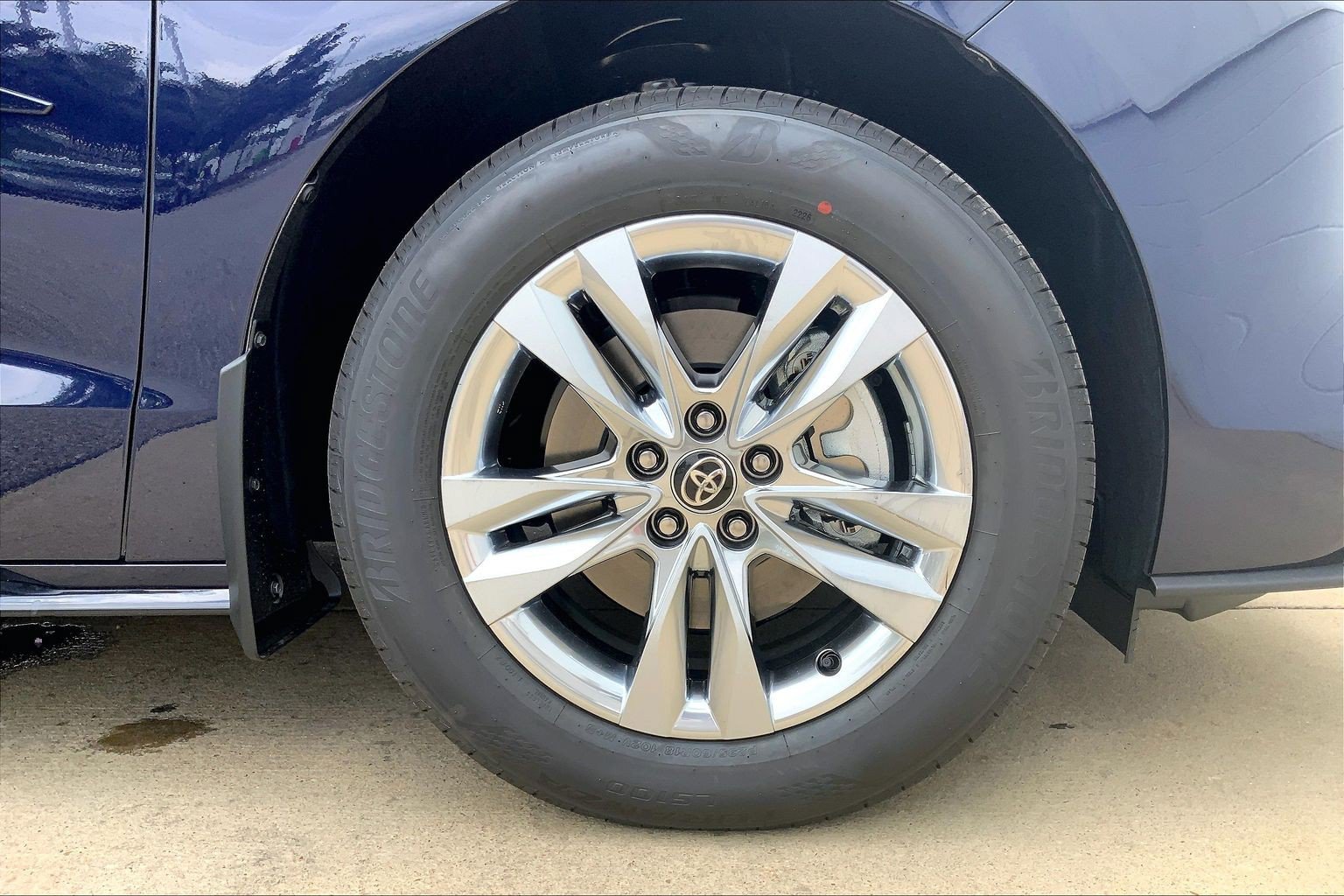 New 2026 Toyota Sienna Limited AWD/4WD image 15
