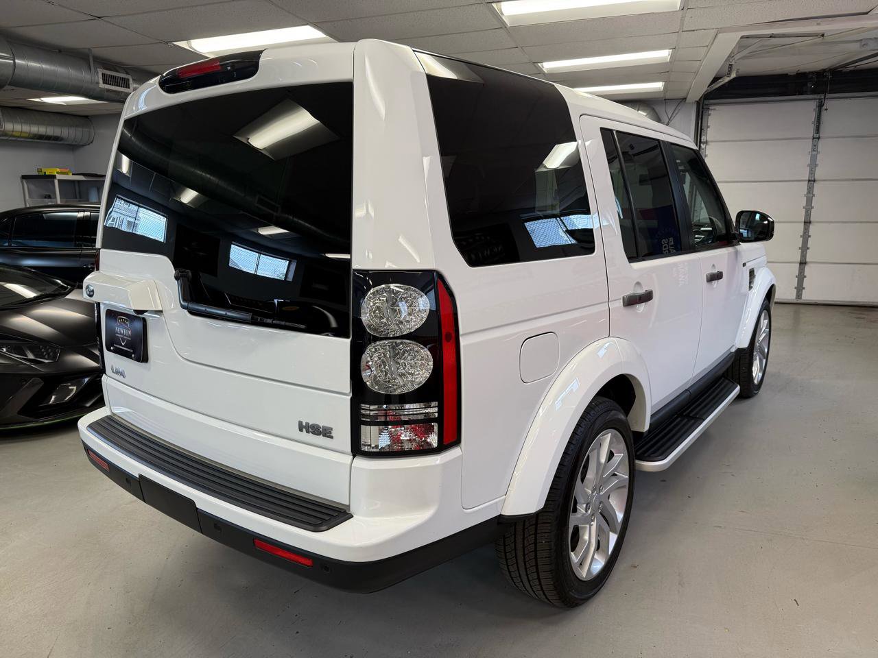 Used 2016 Land Rover LR4 HSE Silver Edition AWD/4WD image 7
