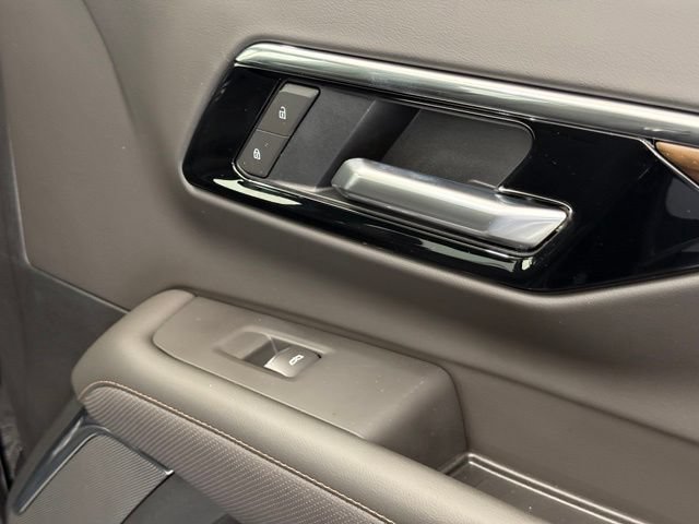 New 2026 Chevrolet Suburban High Country AWD/4WD image 27