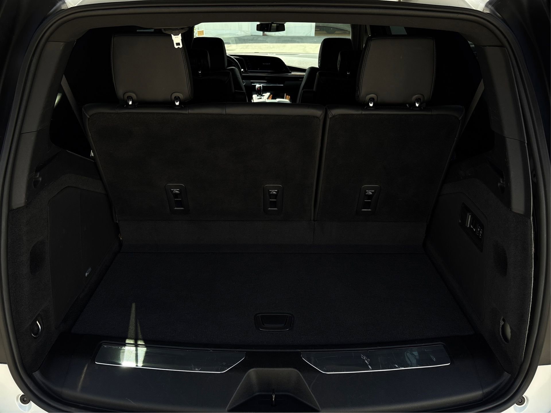 Certified 2022 Cadillac Escalade Luxury image 11