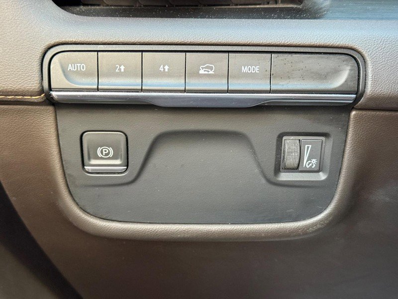 Used 2023 Cadillac Escalade Premium Luxury image 25