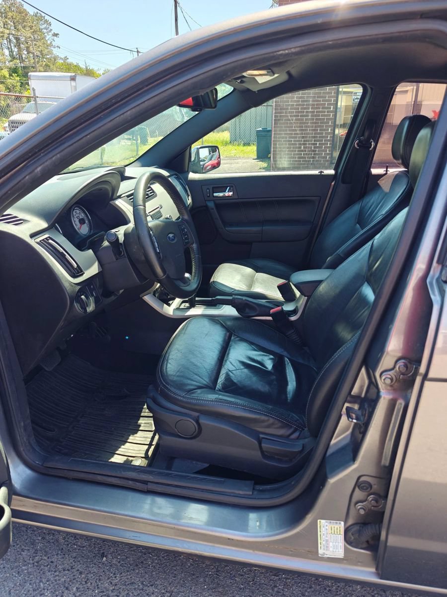 Used 2010 Ford Focus SEL FWD image 9