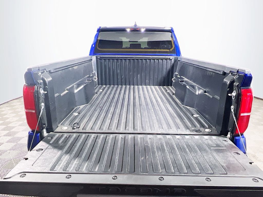 Certified 2024 Toyota Tacoma SR5 AWD/4WD image 22