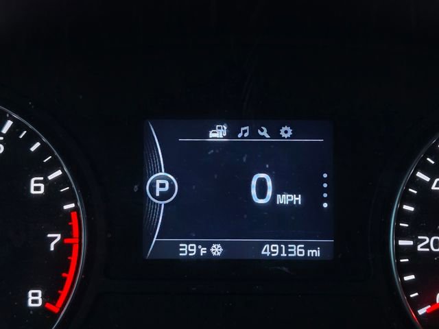 Used 2018 Kia Optima LX w/ 17" Alloy Wheels Package FWD image 4