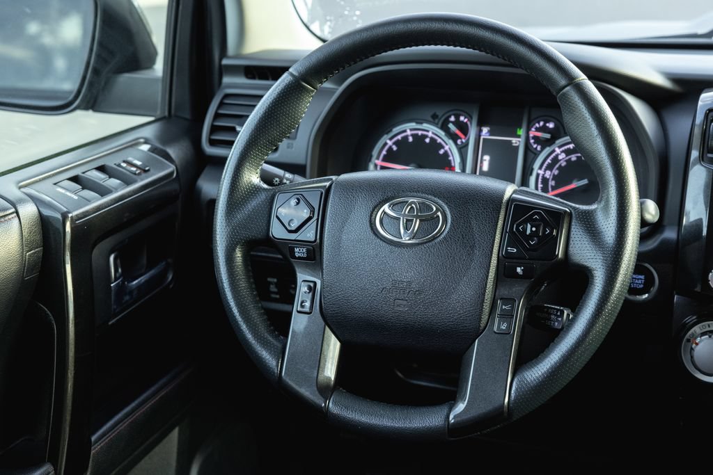 Used 2022 Toyota 4Runner TRD Off-Road Premium AWD/4WD image 29