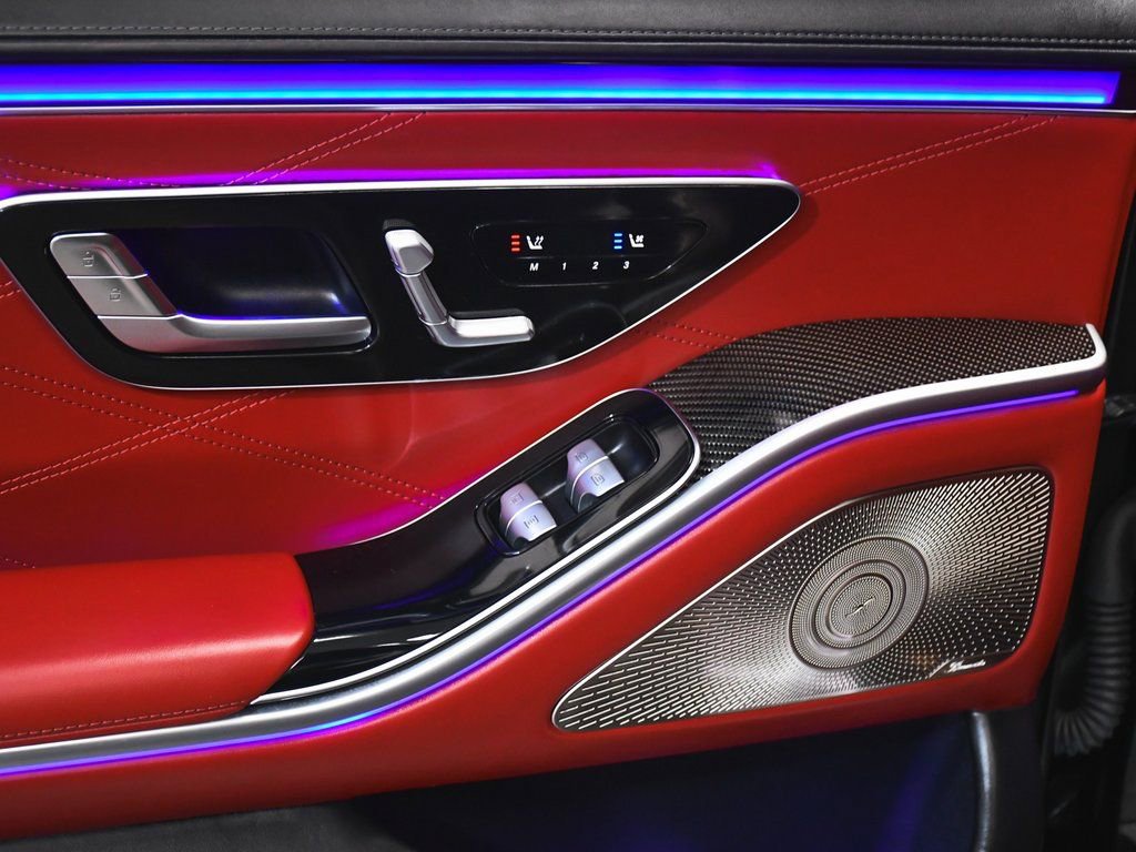 Used 2025 Mercedes-Benz S 63 AMG S w/ AMG Night Package image 15