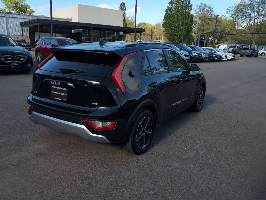 Used 2023 Kia Niro EX FWD image 5