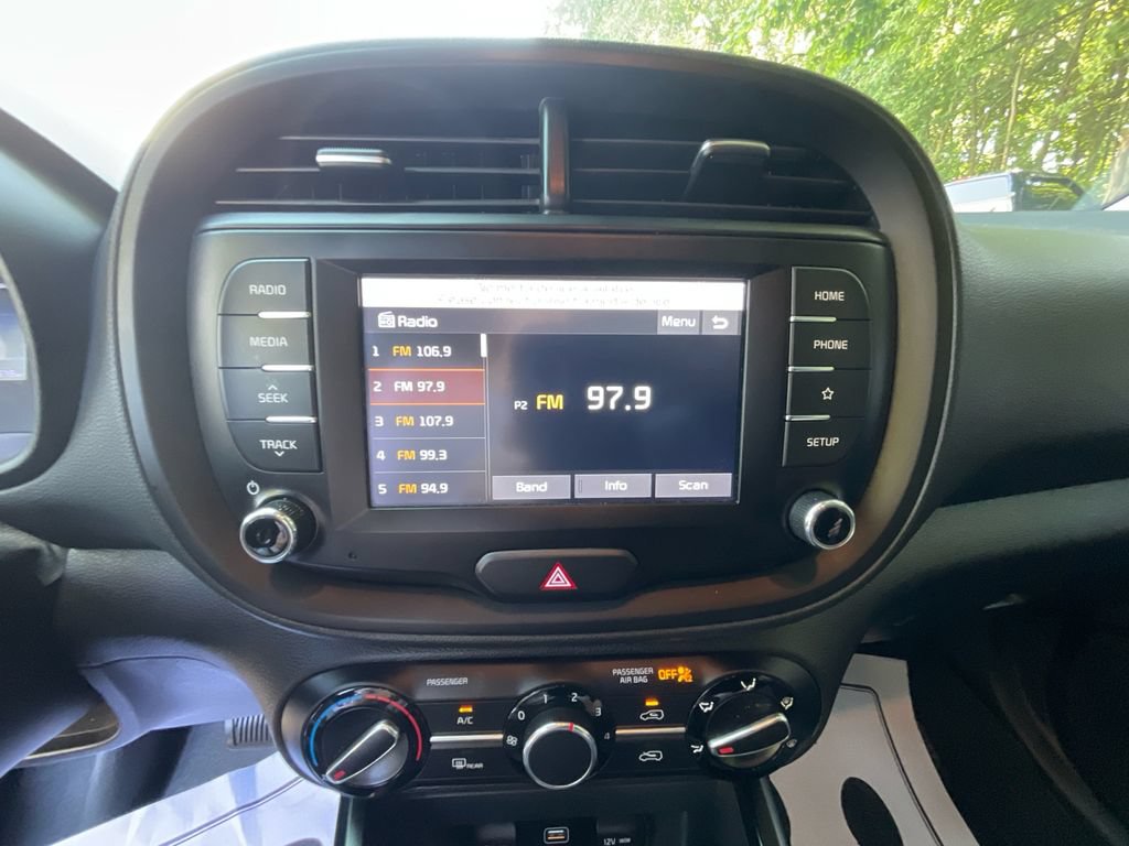 Used 2020 Kia Soul GT-Line FWD image 17