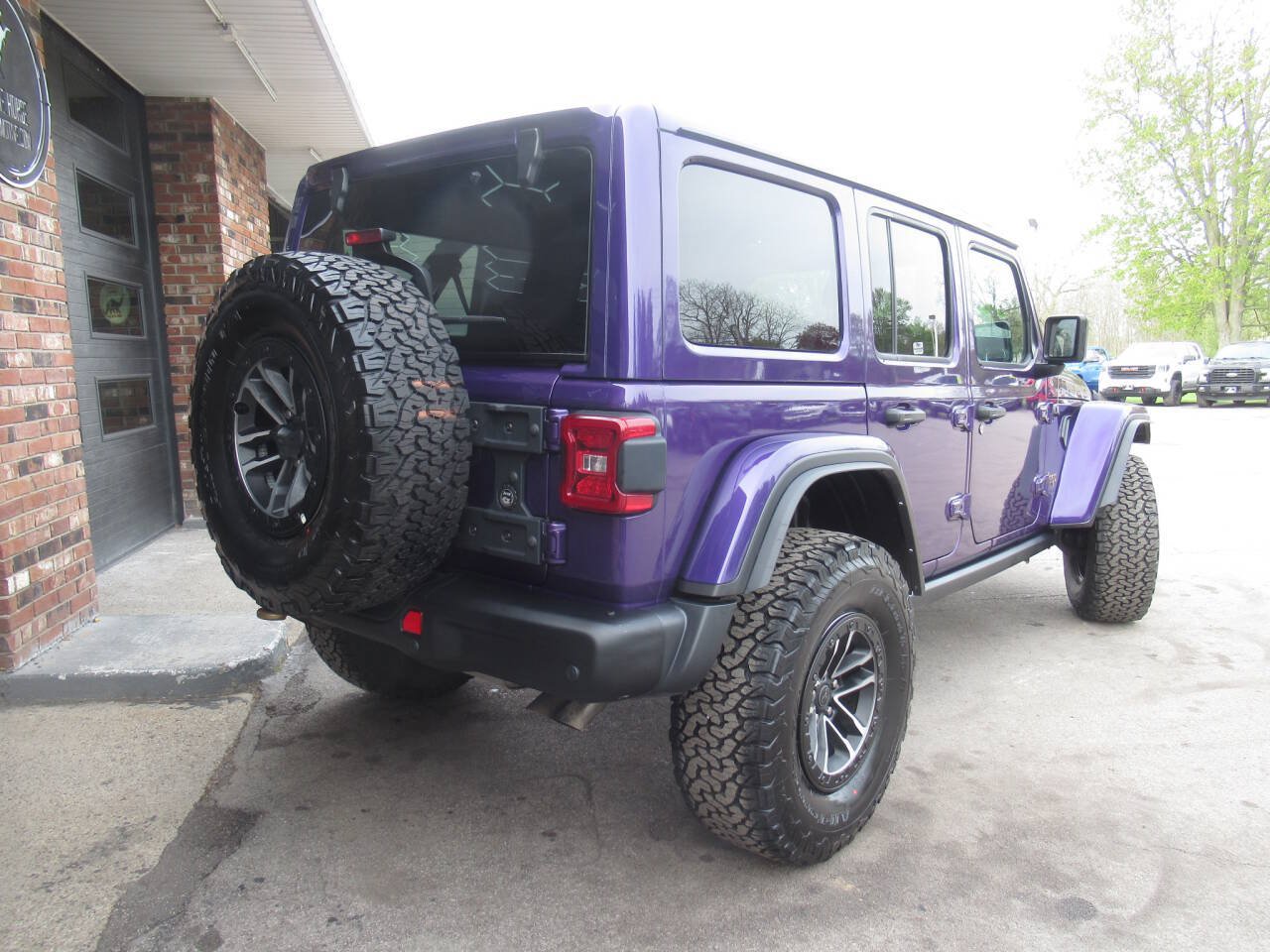 Used 2023 Jeep Wrangler Unlimited Rubicon 392 AWD/4WD image 16