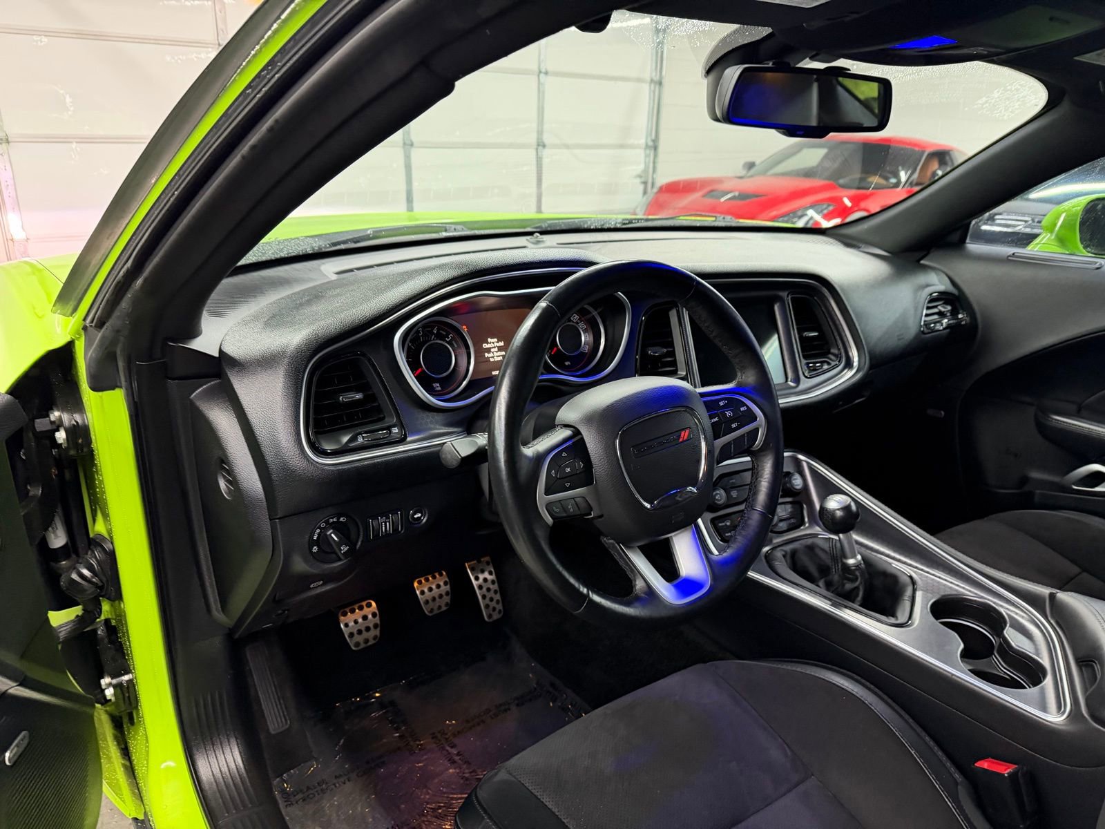 Used 2015 Dodge Challenger R/T Scat Pack w/ Leather Interior Group image 17