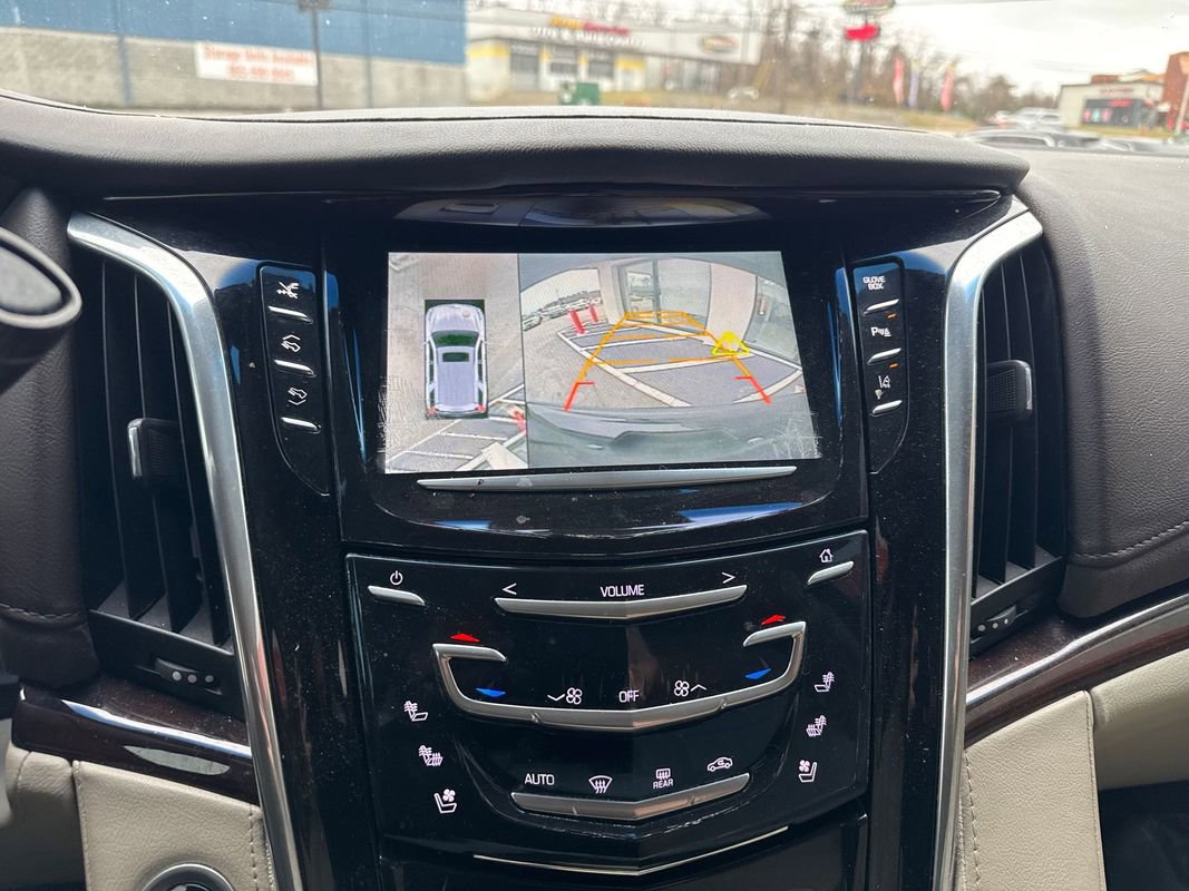 Used 2015 Cadillac Escalade Premium image 5