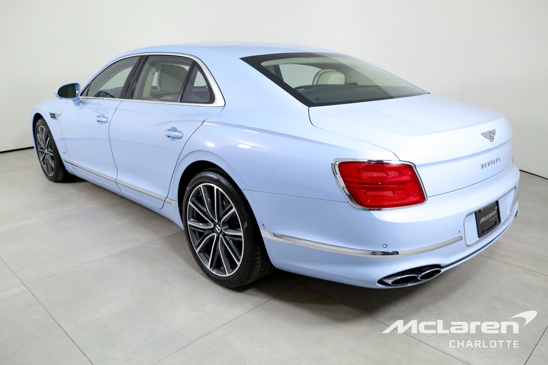 Used 2022 Bentley Flying Spur V8 image 6