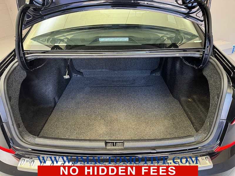Used 2022 Volkswagen Passat 2.0T SE FWD image 25