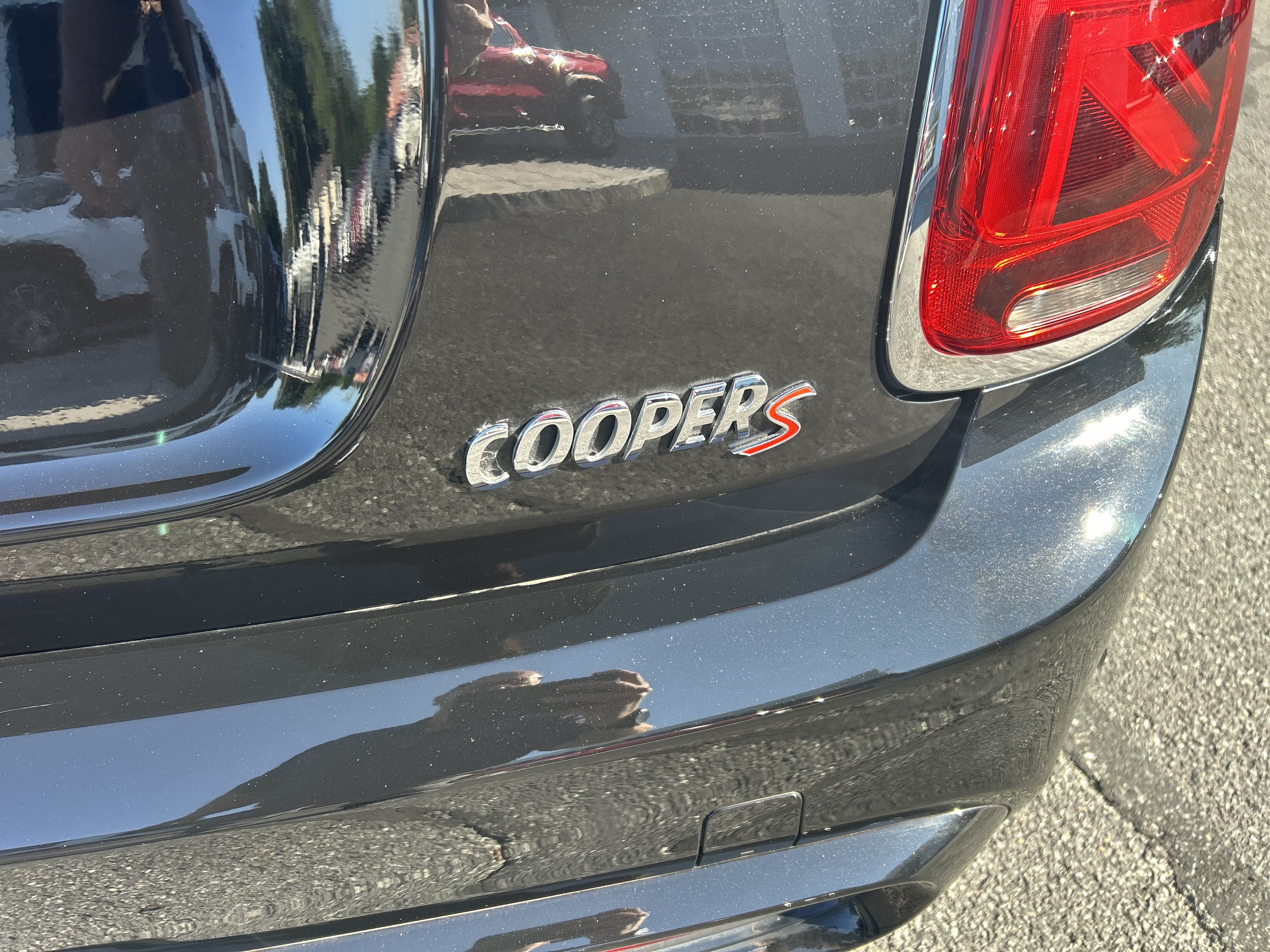 Used 2019 MINI Cooper S w/ Signature Upholstery Package FWD image 9
