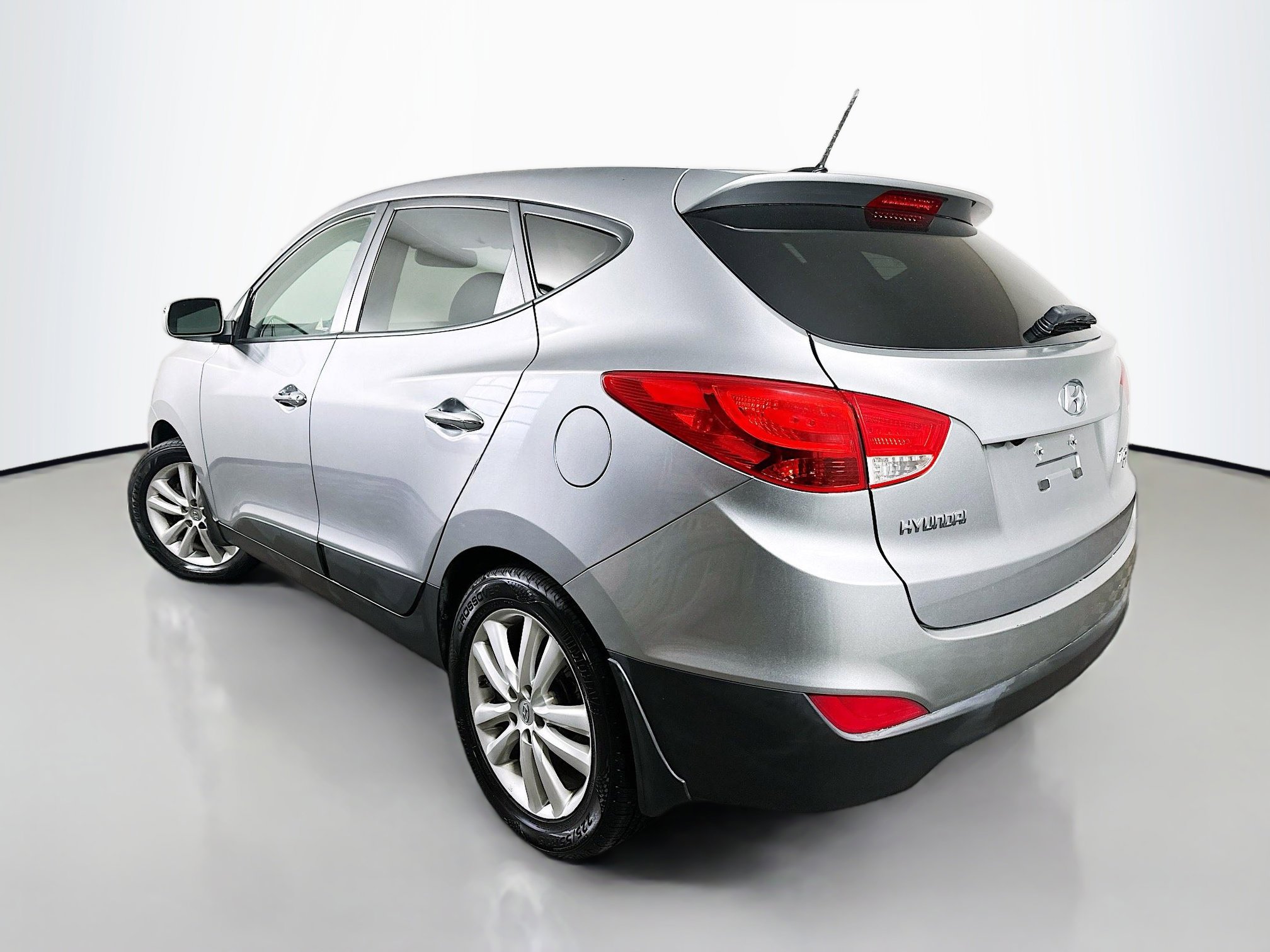 Used 2013 Hyundai Tucson Limited w/ Premium Pkg image 5