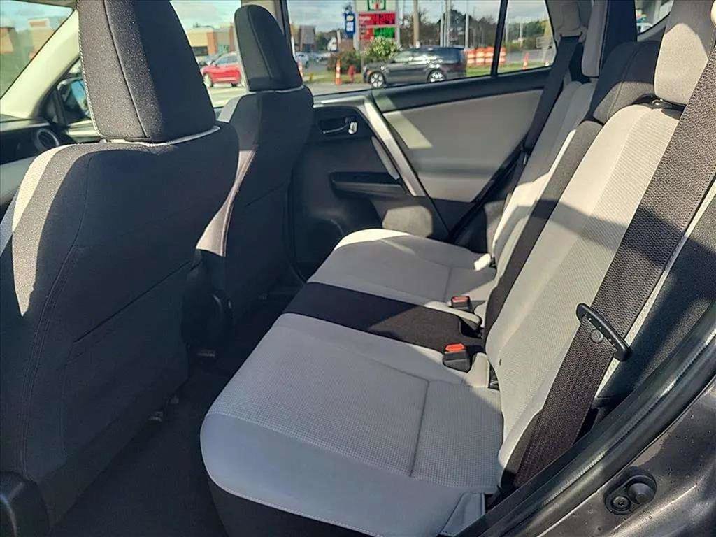 Used 2018 Toyota RAV4 XLE w/ Plus Extra Value Package AWD/4WD image 15