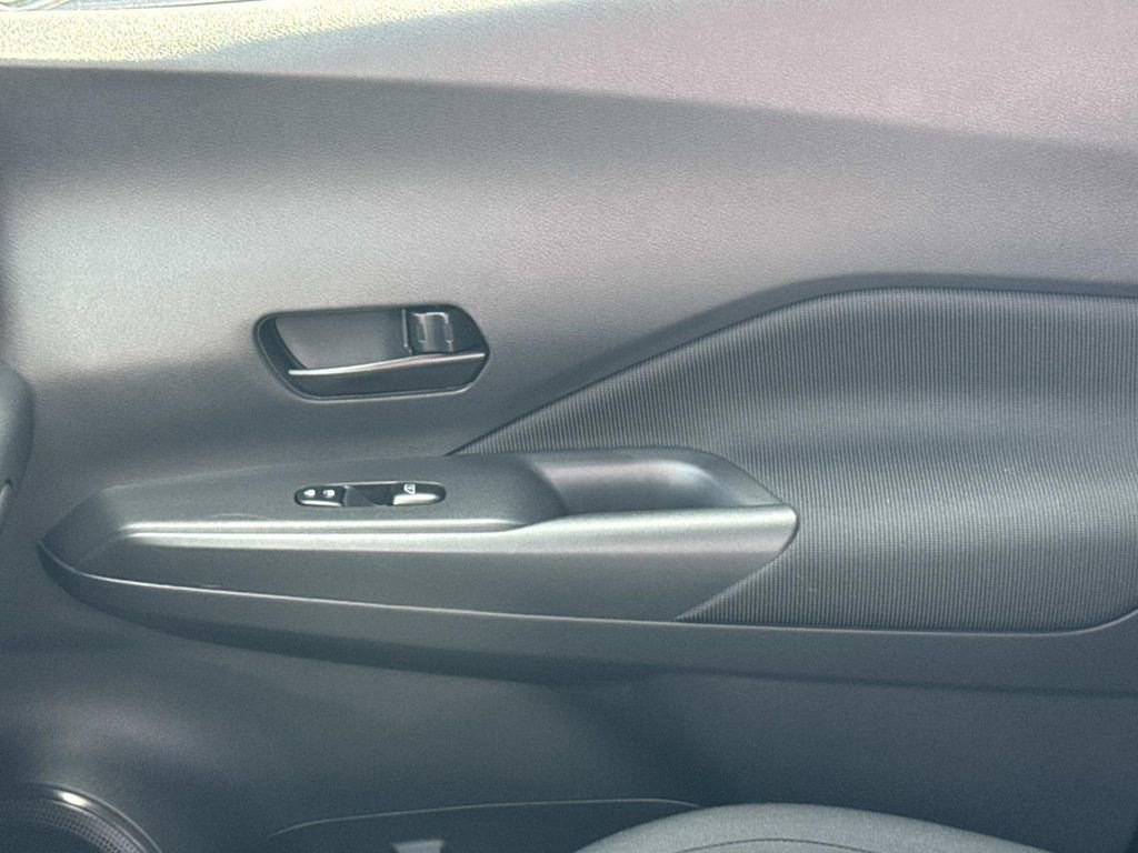 Certified 2025 Nissan Kicks Play S image 19