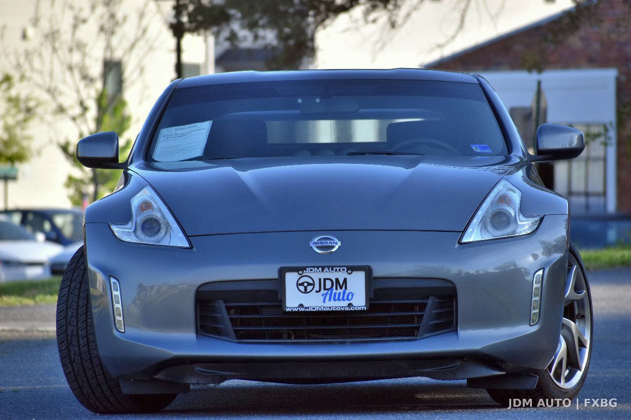 Used 2014 Nissan 370Z Coupe w/ Sport Package RWD image 3