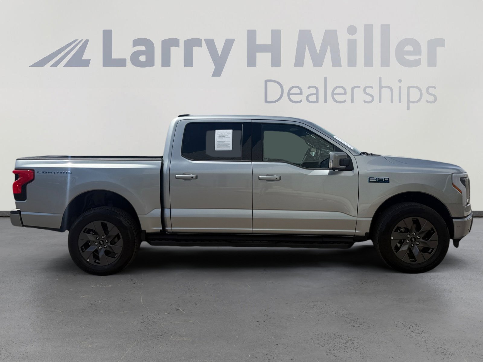 Used 2024 Ford F150 Lightning Lariat image 6