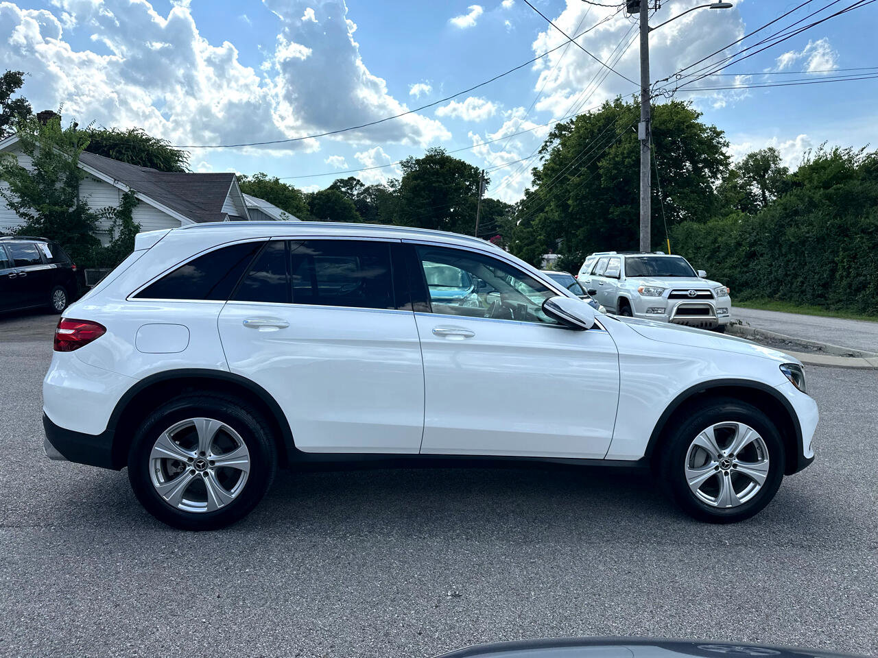 Used 2018 Mercedes-Benz GLC 300 4MATIC image 9