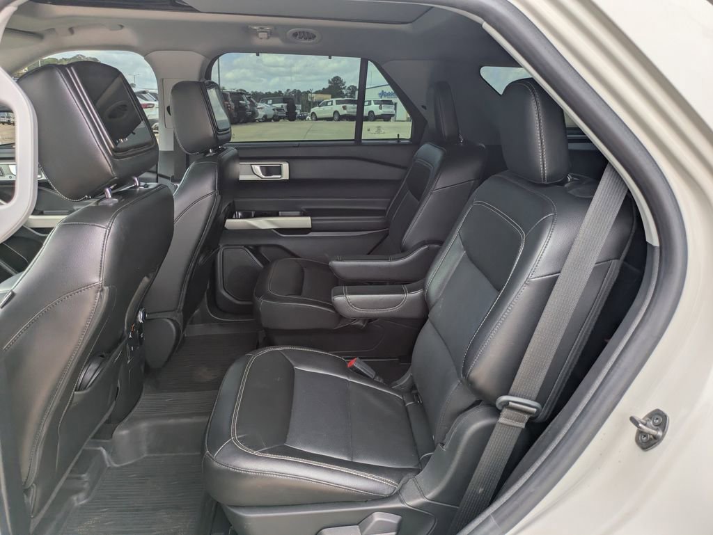 Used 2022 Ford Explorer Limited w/ Equipment Group 301A image 11