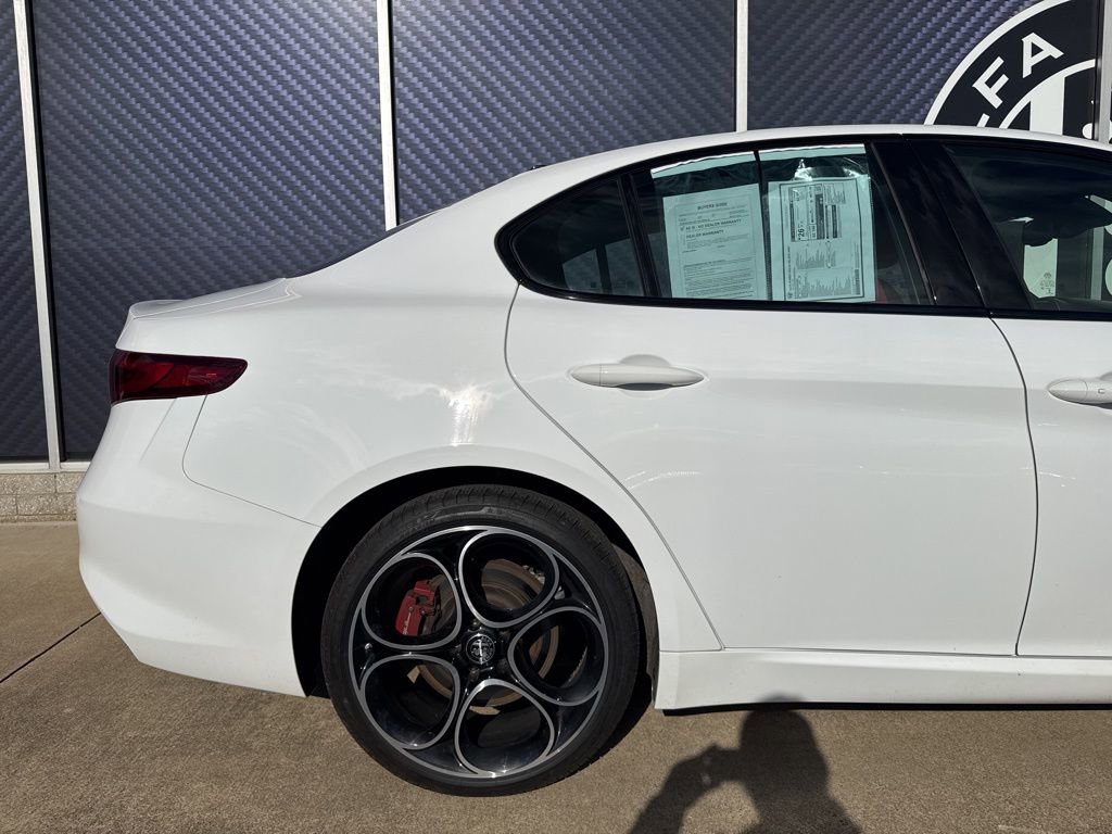 Used 2023 Alfa Romeo Giulia Veloce image 5