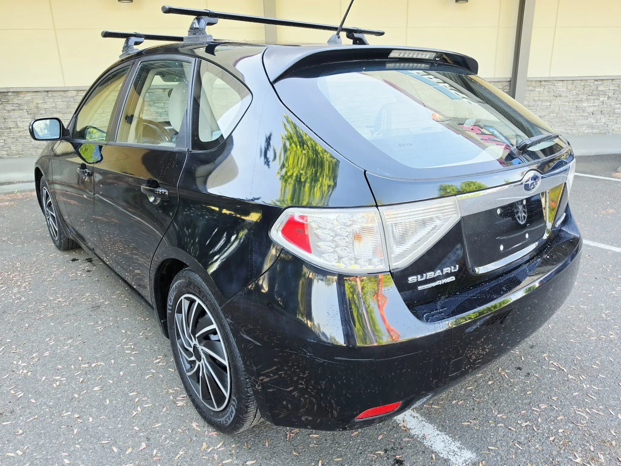 Used 2010 Subaru Impreza 2.5i Premium AWD/4WD image 3