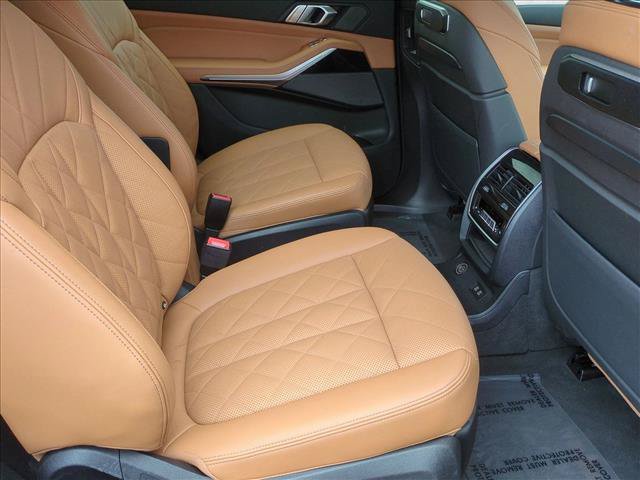 Used 2023 BMW X7 xDrive40i w/ Executive Package AWD/4WD image 22