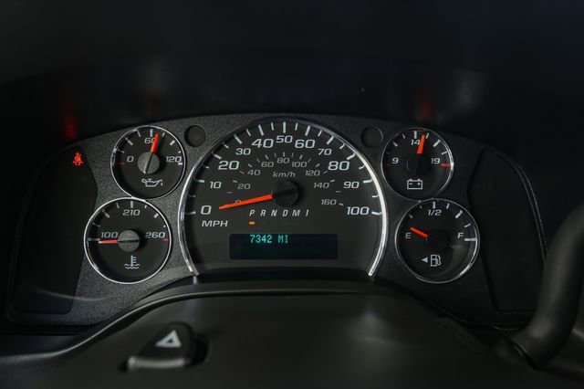 Used 2024 Chevrolet Express 2500 w/ Driver Convenience Package RWD image 24