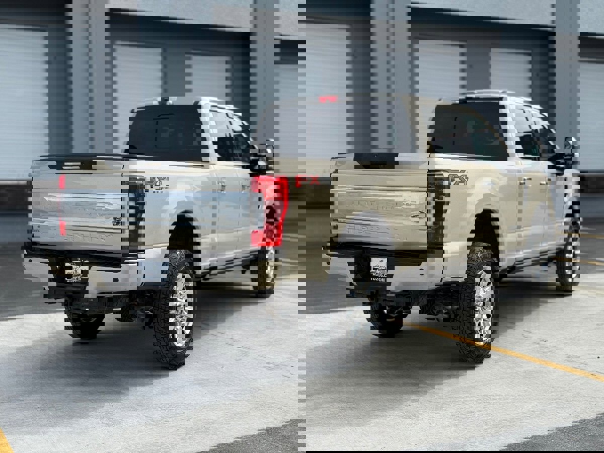 Used 2018 Ford F250 Platinum w/ Platinum Ultimate Package image 3