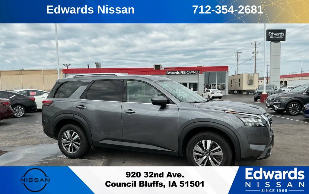 Used 2025 Nissan Pathfinder SL AWD/4WD image 1