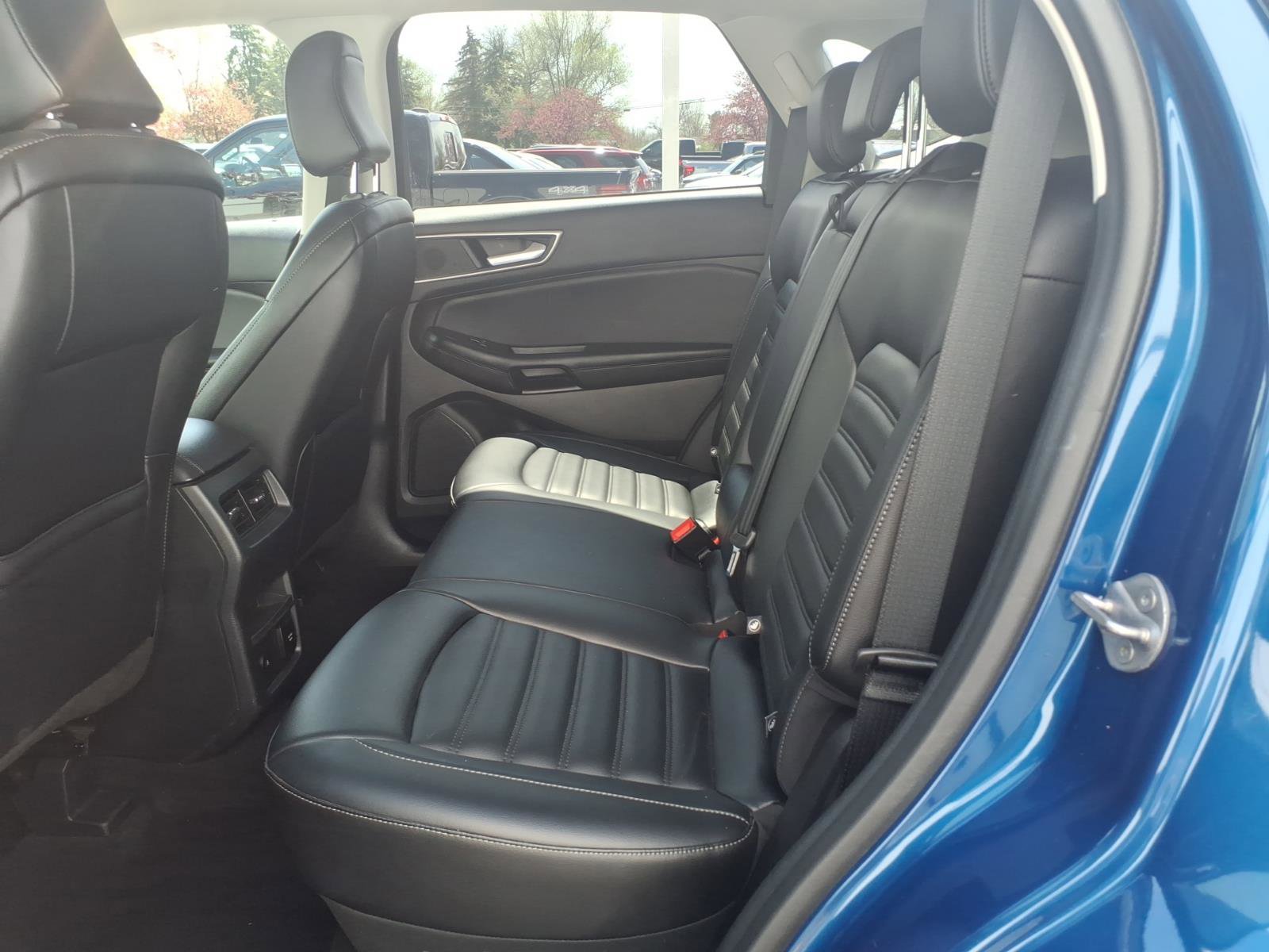 Certified 2023 Ford Edge SEL w/ Convenience Package AWD/4WD image 9