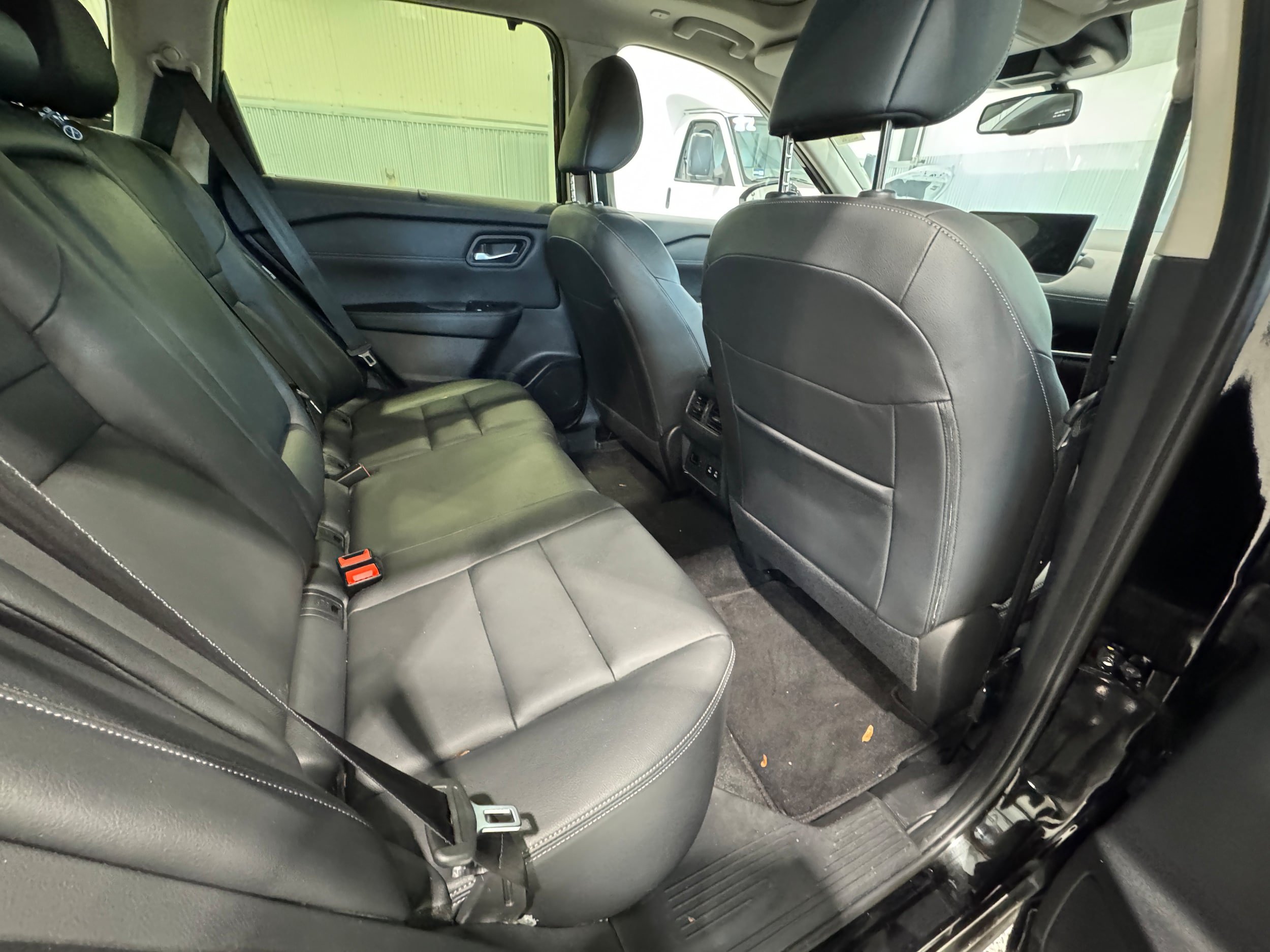 Used 2025 Nissan Rogue SL w/ Tech Package AWD/4WD image 11