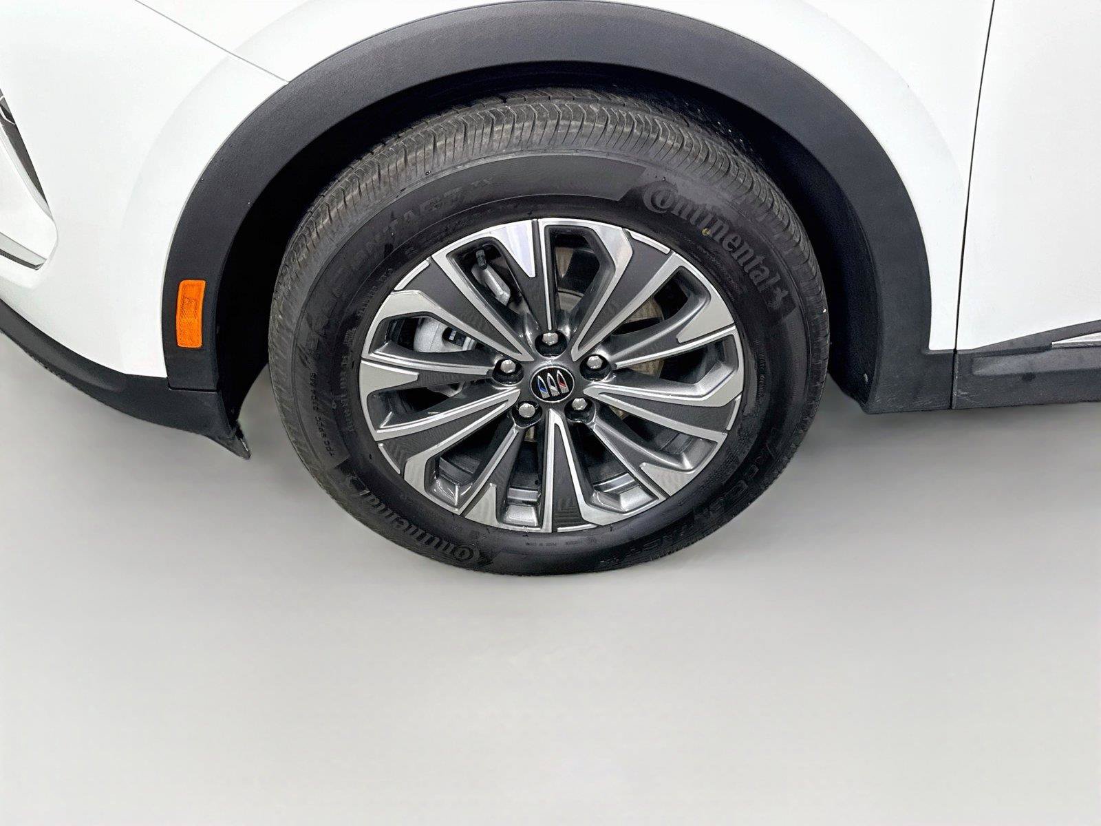 Used 2024 Buick Envision Preferred AWD/4WD image 24