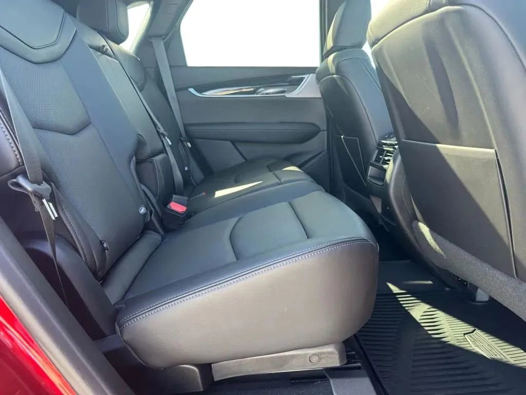 New 2026 Cadillac XT5 Premium Luxury w/ LPO, Red Accent Package AWD/4WD image 17