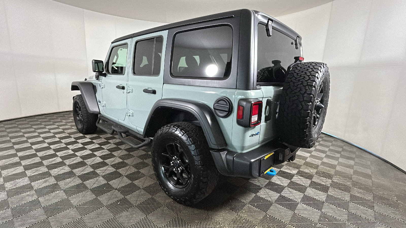Used 2024 Jeep Wrangler Unlimited AWD/4WD image 5