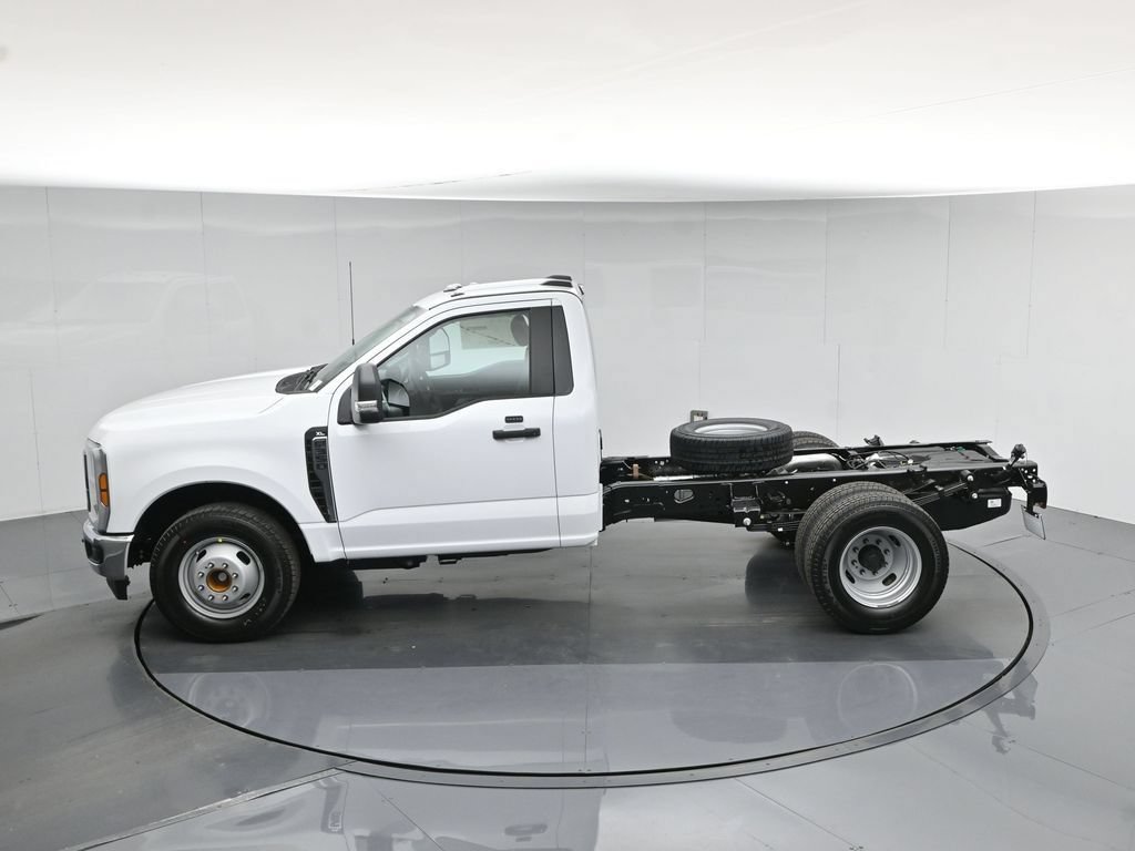 New 2026 Ford F350 XL w/ XL Chrome Package RWD image 31