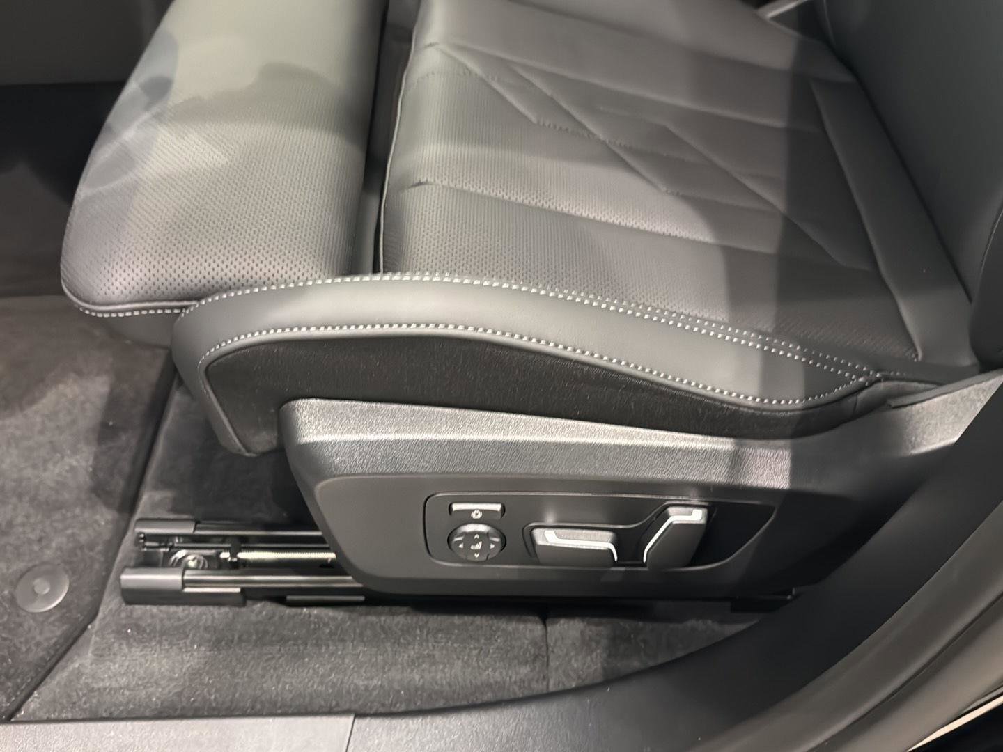 New 2026 BMW X3 xDrive30 w/ Convenience Package image 25