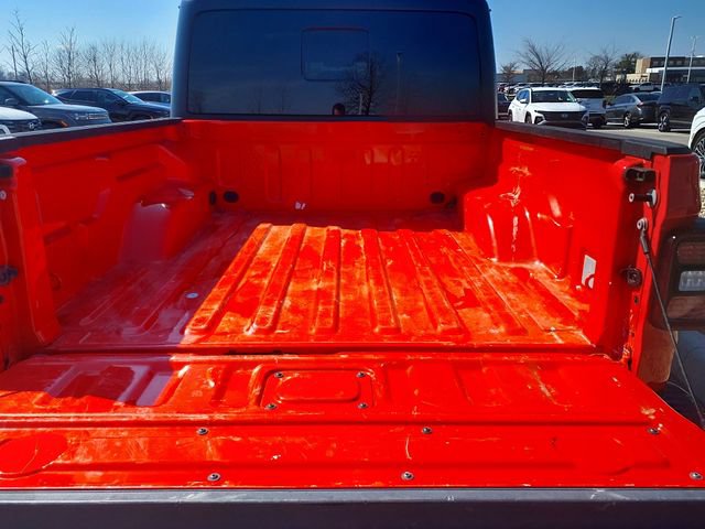 Used 2024 Jeep Gladiator Rubicon w/ Convenience Group AWD/4WD image 4